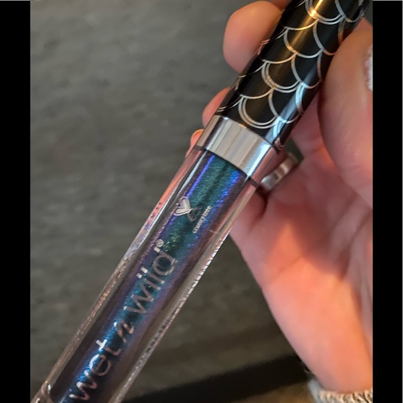 Brand New Makeup set bundles variety of items - Picture 5 of 8